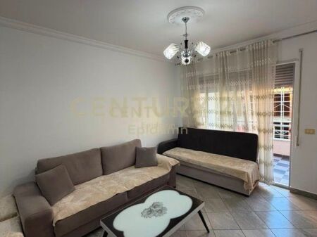 Apartament 1+1 me Qira në Vijën e Parë me Detin ne Plazh, Durres !