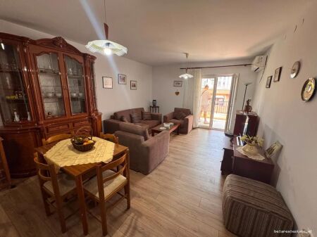 Apartament Me Qera 2+1 Tek Komuna e Parisit (ID B2202152) Tirane