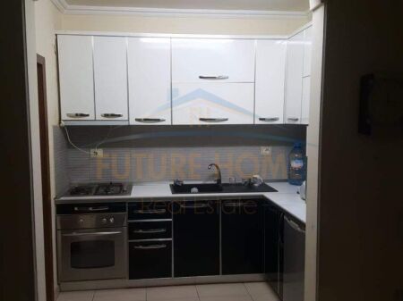 Shitet Apartament 1+1 dhe Ambient Biznesi, Shkolla e Bashkuar.