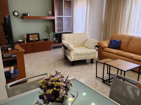 🏡 JEPET ME QIRA APARTAMENT 1+1 | PAZARI I RI