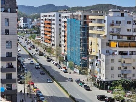 APARTAMENT 1+1 ME QIRA + POST PARKIMI 650 € /Muaj 60,000 Lekë /Muaj