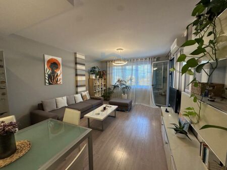 For sale, 2+1 Apartment +Parking Space, Dry Lake, Tirana 285,000 €