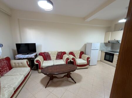 Qera | Shtëpi private 1 + 1 | Rruga Haxhi Bardhi | 400 €/muaj