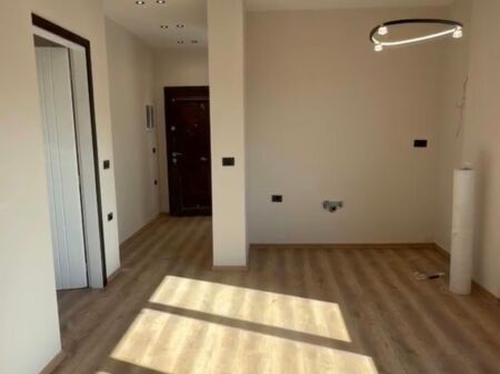 Shiten 2 apartamente 1+1 ne Astir , prane Pasticeri Nela 5 , Yzberisht , Kashar .