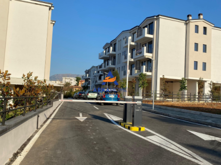 SHITEN 3 POSTE PARKIMI 75 M2 SECILI "SAUK" 2600000 LEKE SECILI