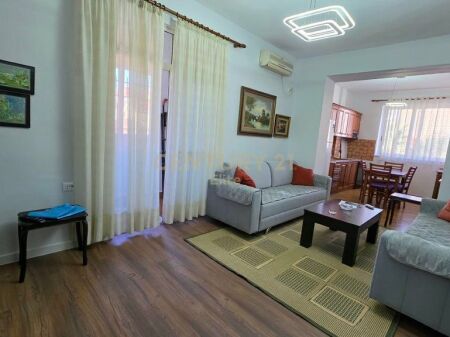 JEPET ME QIRA APARTAMENT 3+1, BRRYL, TIRANË   60,000 leke