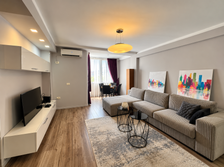 Affitto, Appartamento 1+1, Blloku, Tirana.