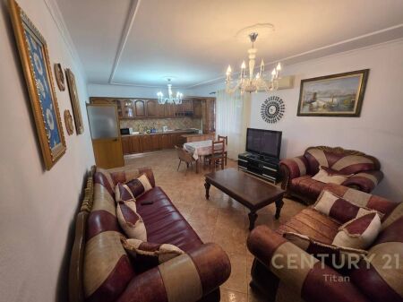 The first floor of a villa is for rent