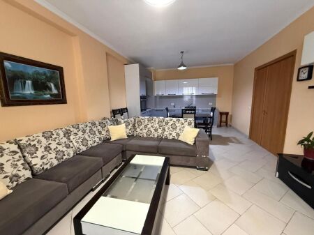 Shitet Apartament 2+1+2+2ballkone ne zonen e Don Boskos