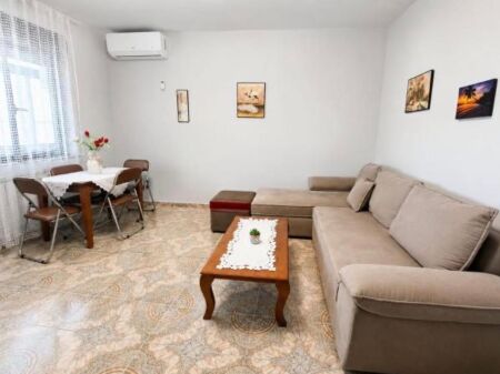 Jepet me qera Apartament 2+1 ne  📍Plazh Iliria