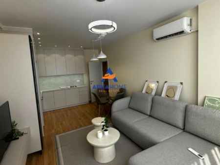 VENDESI APPARTAMENTO 1+1 "AL KRISTAL CENTER, KOMUNA E PARISIT" 185.000 EURO