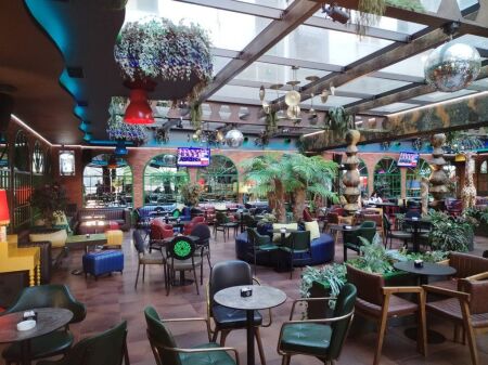 Bar-café with a play area for sale in the New Ring, Tirana.