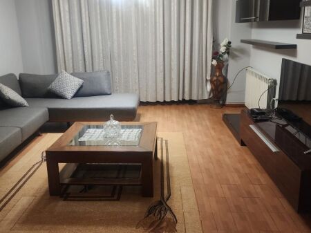 Jepet apartament 2+1+2 me qira tek Liceu , Rruga e Elbasanit .
