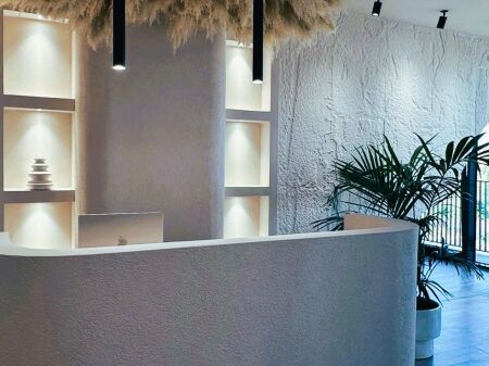 🏢 **LOCALE COMMERCIALE IN AFFITTO – LAKE VIEW**