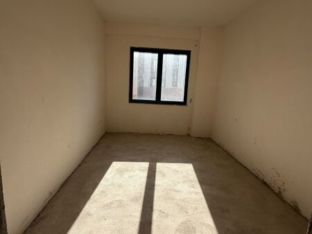 Shitet apartament 2+1+2+Parkimi tek Alba Construction , Astir .