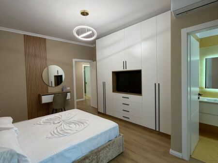 2+1+2 apartment with parking space for rent at the Botanical Garden, Dry Lake.