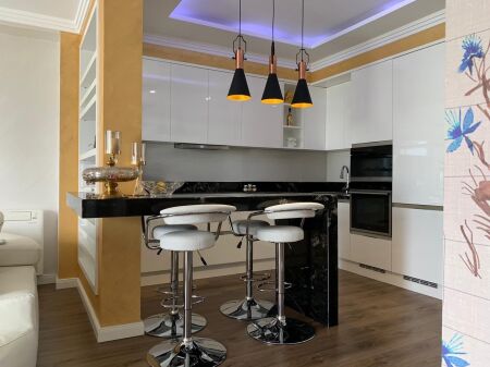 2+1, con parcheggio, fz costruzione lago secco, 1300 euro