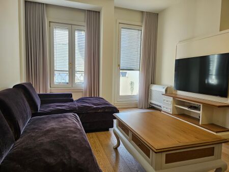 2+1+2 for rent at Willson Square