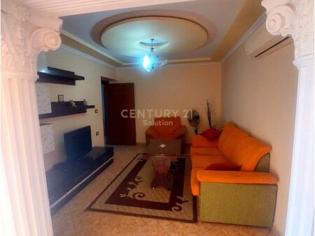 Apartament 3+1 Me Qira në Kamez Qender, Tiranë