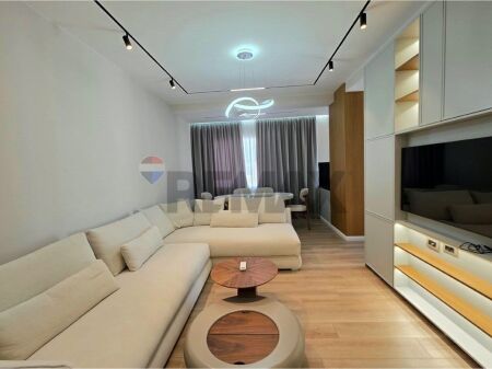  PENTHOUSE EKSKLUZIV PËR SHITJE – LUNGOMARE, VLORË 
