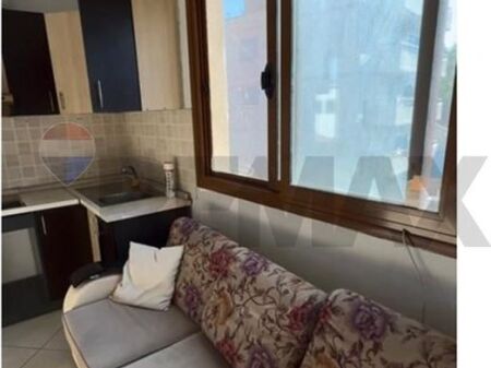 Apartament - Për Qira - Rruga Robert Shvarc, Tiranë