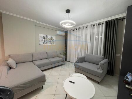 Shitet, Apartament 2+1, Liqeni i Thatë, Tiranë