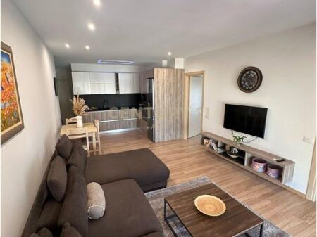 Jepet me Qira Apartament 2+1 – Ring Center, Zogu i Zi, Tiranë 1,050 € /Muaj 95,000 Lekë /Muaj