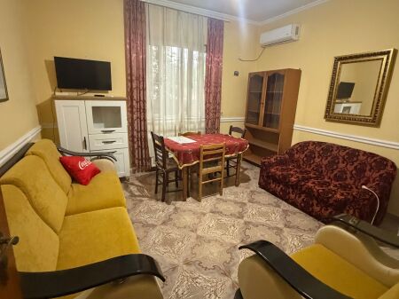 2+1,kat 1godine private,komune e parisit,600 mije leke
