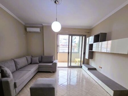 JEPET APARTAMENT 1+1 ME QERA NE MISTO MAME!