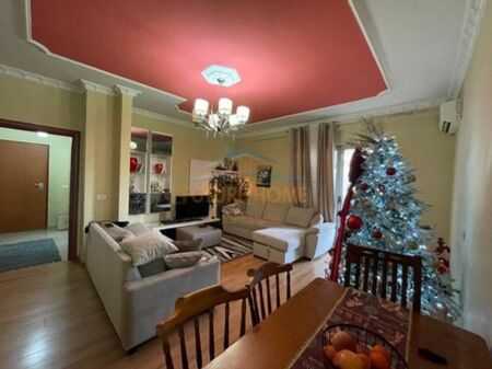 Shitet, Apartament 2+1+2, Ministria e Jashtme