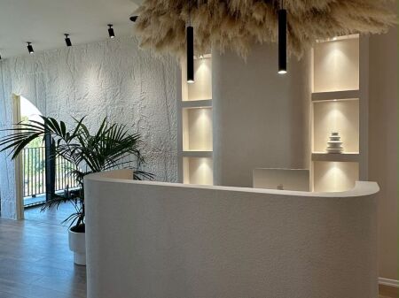 🏢 **BUSINESS SPACE FOR RENT – LAKE VIEW**