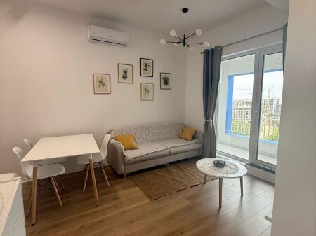 Jepet me qera Apartament 1+1  Adresa : Ali Demi Kaimi  Kati 3  I mobiluar  Cmimi 400 mij lek  Lirohet ne daten 1