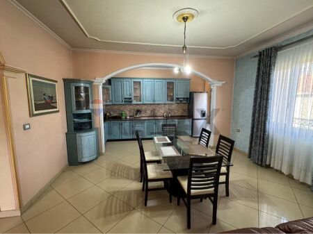 Apartament - Për Qira - Rruga Selita e Vjetër, Tiranë