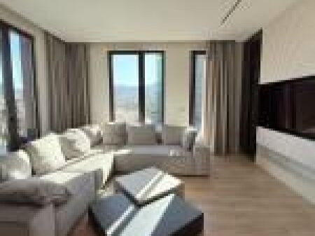 Appartamento di lusso con 3 camere da letto in affitto presso Altana Luxury Residence, Tirana – Vista panoramica sul lago | 190 m²