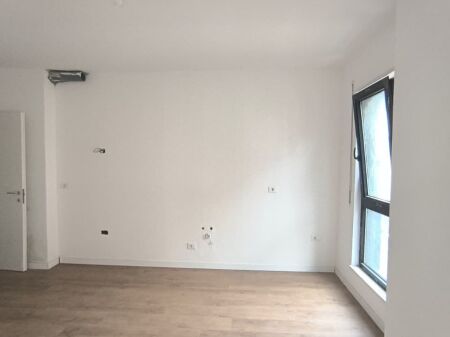 Shitet apartament 2+1+2 tek Rezidenca G8 , Komuna e Parisit .