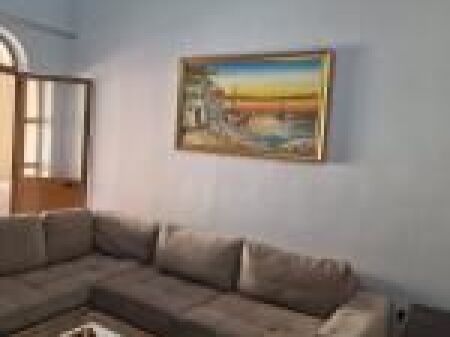 Apartament 1+1 me qira në Sheshin Wilson, Tiranë | 50,000 ALL/Muaj