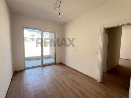 APARTAMENT 2+1 PER SHITJE TEK BAMIR TOPI