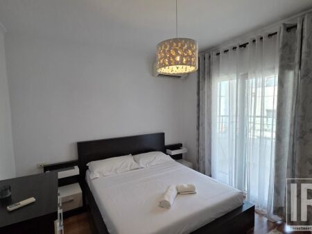 2+1+2+Verande apartment for rent on Myslym Shyri Street .