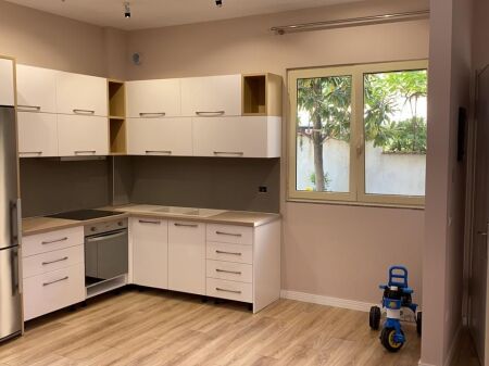 Qera | Apartament 2 + 1+2+ ballkon | Kinostudio | 500 €/muaj