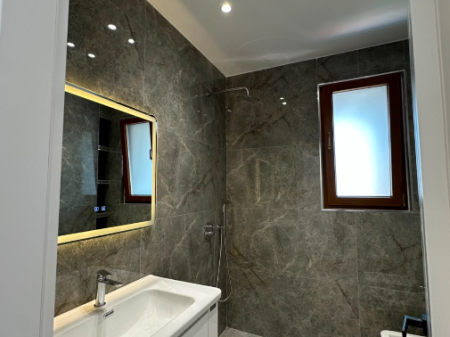 SHITET APARTAMENT 2+1 – ISH STACIONI I FUNDIT I TIRANËS SË RE
