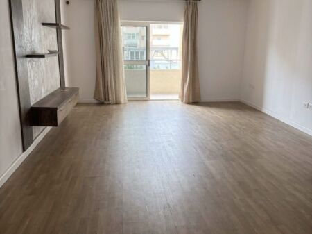 Shitet Apartament 3+1+2 Komuna Parisit 163 m2