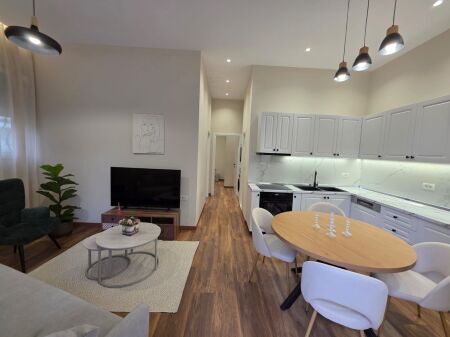 2+1 apartment for rent at the Ana Complex in QS