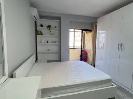 Shitet Apartament 2+1 – 21 Dhjetori, pranë Hotel Mondial