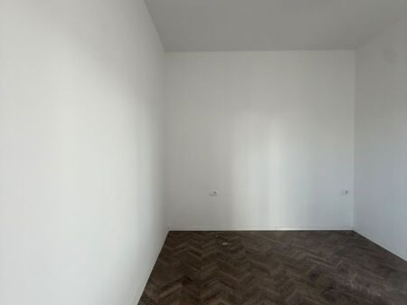 Shitet apartament 1+1 ne Yzberisht , Bulevardi Migjeni