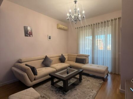 Vendesi appartamento 2+1 presso il Residence Golden Park, Via Kavaja .