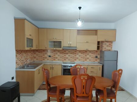 Qera | Vilë 2 + 1 | Stacioni i Trenit | 550 €/muaj