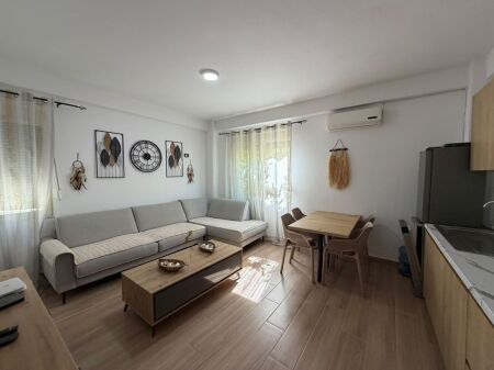 Shitet apartament 2+1