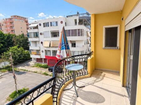  GARSONIERE PËR SHITJE TEK SHKËMBI I KAVAJËS 