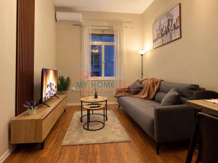 1+1 apartment for rent in Bllok Tirana