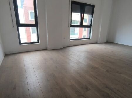 Shitet apartament 2+1+2 tek Rezidenca G8 , Komuna e Parisit .